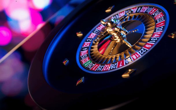 Pengguna mengakses platform sports betting dengan mudah menggunakan perangkat mobile
